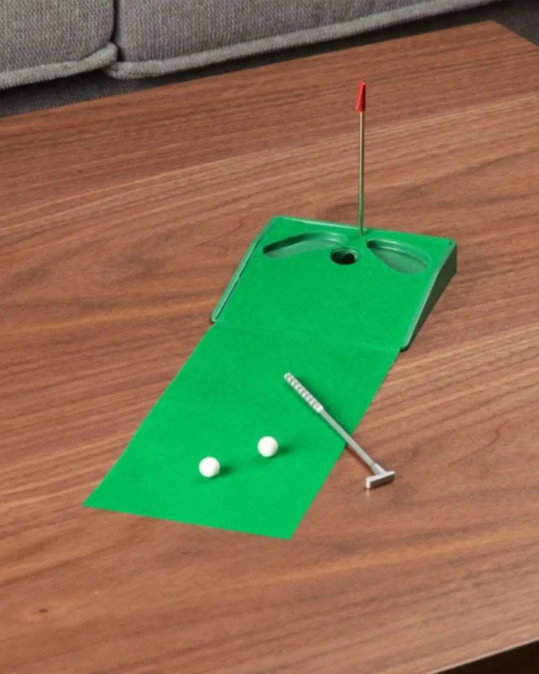 Harvey's Bored Games - Mini Desktop Golf Bar Games